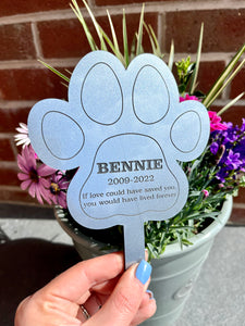 Paw grave marker